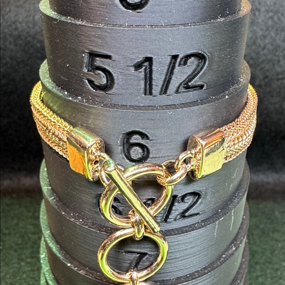 NUGZ USA Rose Goldtone Rope Style Single 20mm Snap Bracelet with Toggle Clasp - Picture 7 of 8